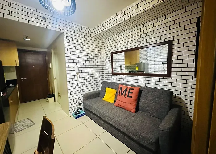 Simple Pasay Getaway - Entire For Rent Apartment Manila