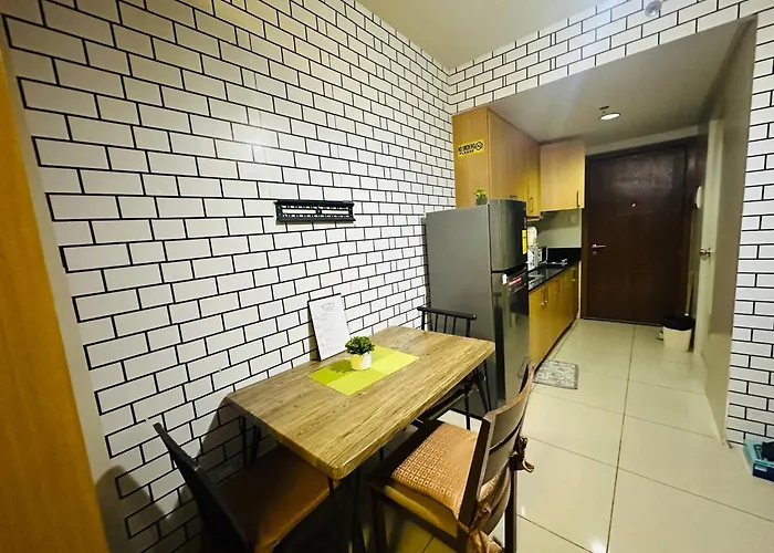 Simple Pasay Getaway - Entire For Rent * Manila